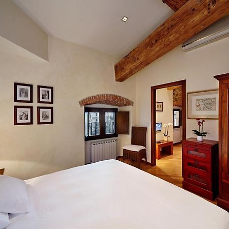 The Flora And Florian Apartments - The Feeling Of Touching The Duomo Florença Exterior foto