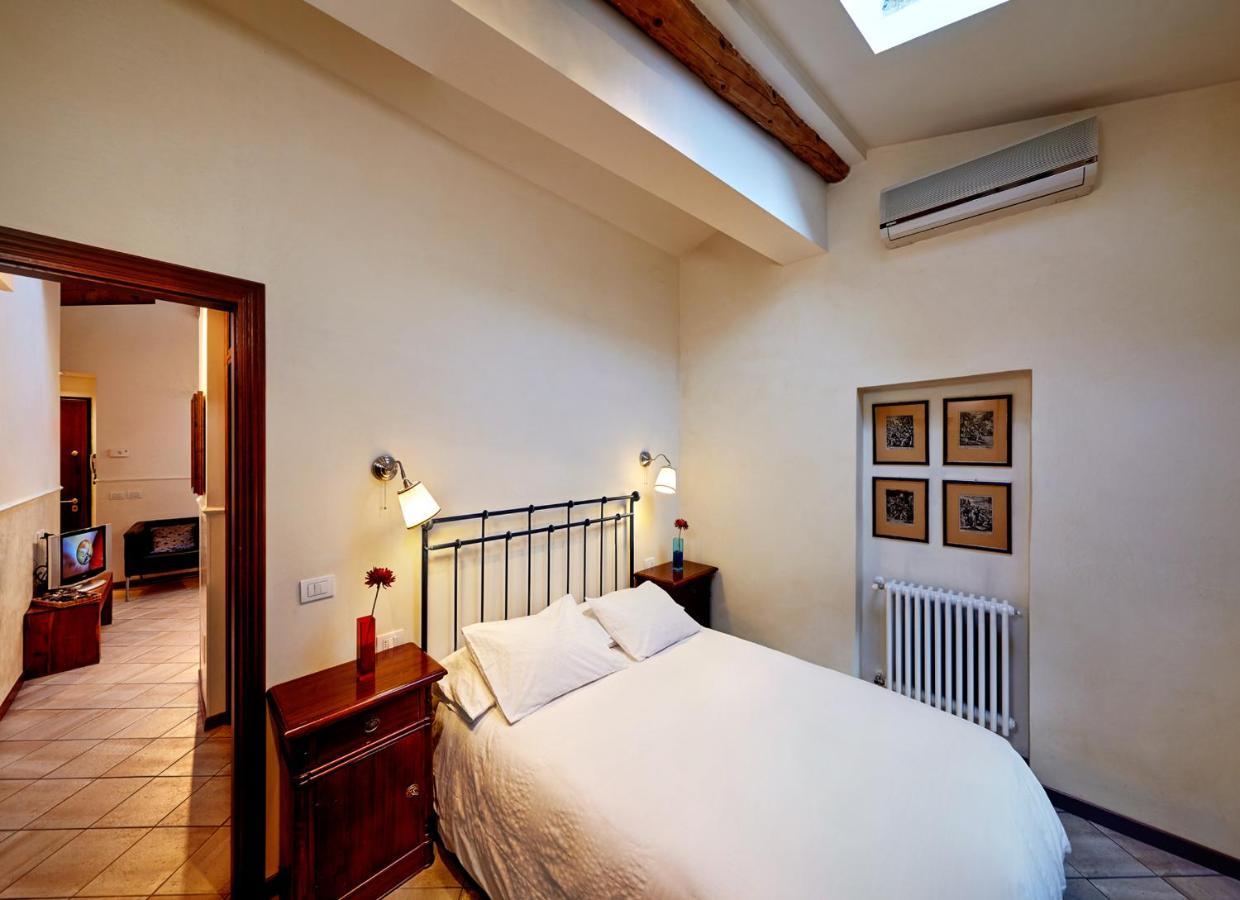 The Flora And Florian Apartments - The Feeling Of Touching The Duomo Florença Exterior foto