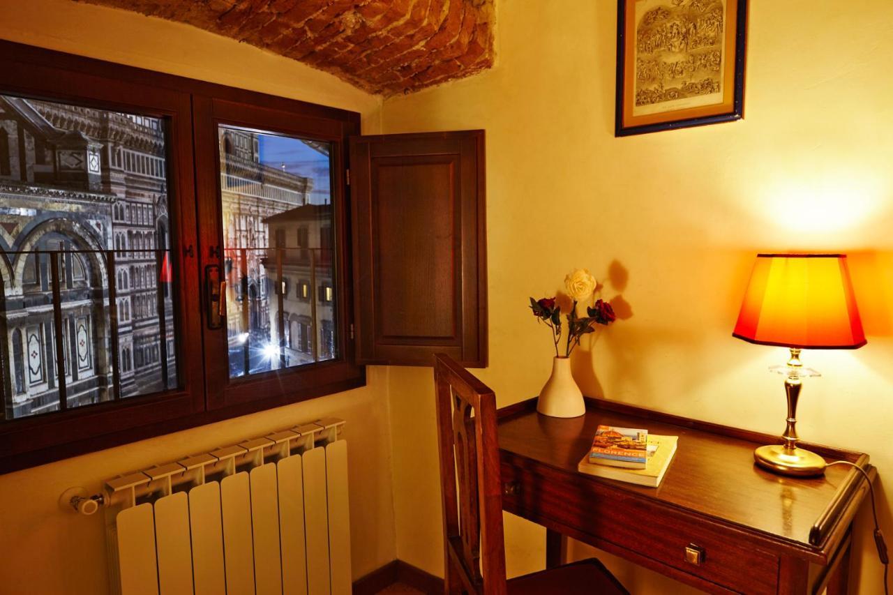 The Flora And Florian Apartments - The Feeling Of Touching The Duomo Florença Exterior foto